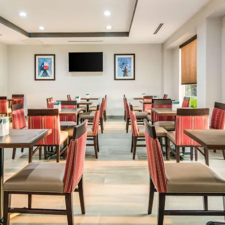 Comfort Suites DeSoto Dallas South