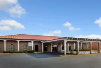 Quality Inn Forsyth Near GA Public Safety Training Center Hotels near Meadows Gun Club And Shooting School
