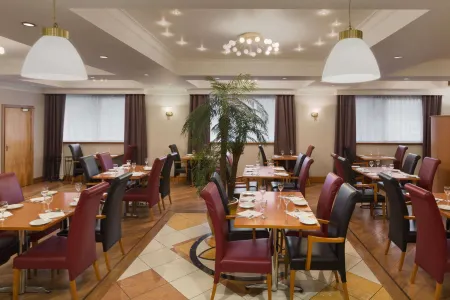 Savera Hotel South Ruislip Отели в г. Райслип