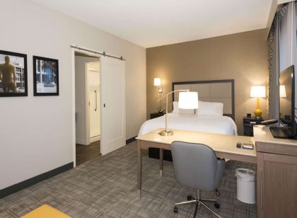 Hampton Inn & Suites Minneapolis University Area