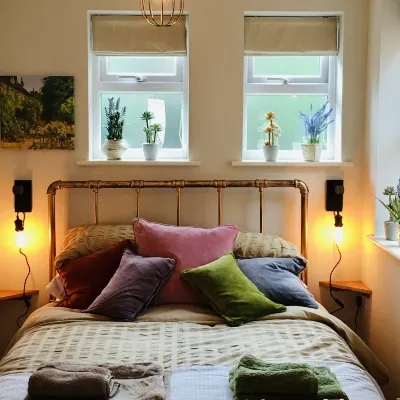 The Art Attic “a Stylish Boutique Apartment”