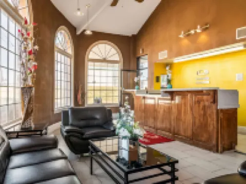 Econo Lodge Hotels in Acworth