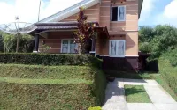 Villa Ranchero 2 Br Hôtels à : Cisaat