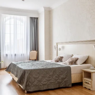 8 Avenyu Hotel