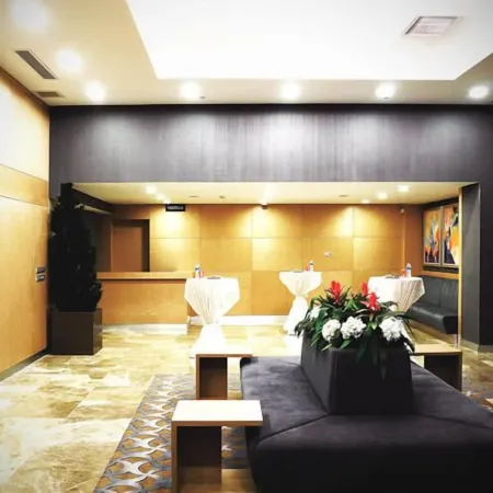 Demora Hotel