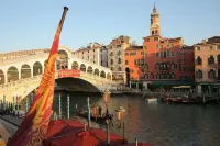 Hotel Rialto Hotels near ليدو دي فينيتسا