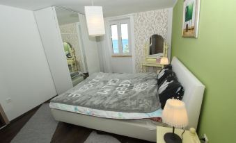El Corsaro 2 One-Bedroom Apartment with Sea View