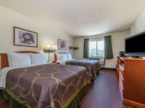 Super 8 by Wyndham Denton Hotels in Denton