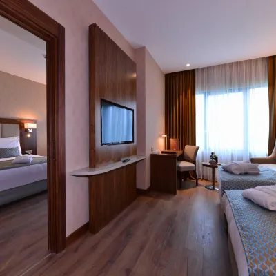 كلاريون هوتل إسطنبول ماهموتبي Hotels near باغجيلار