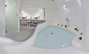 Cave Suite Oia