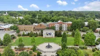 The James Madison Inn Hotel di Madison