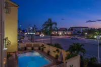 Naples Park Central Hotel - Bãi biển