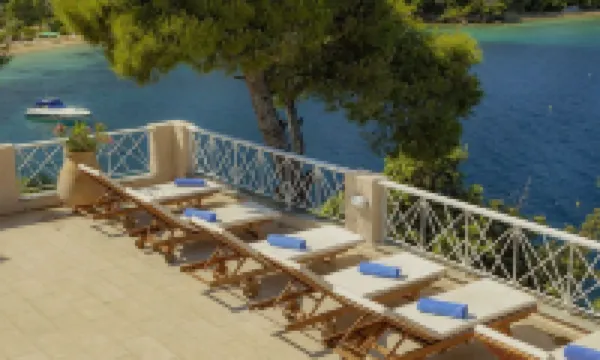 Cape Kanapitsa Hotel & Suites
