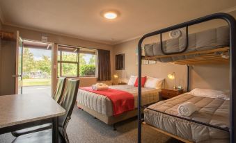 Te Anau Top 10 Holiday Park and Motels