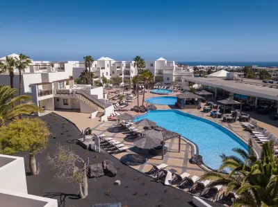 Vitalclass Lanzarote Resort Hôtels à proximité de : Playa del Jablillo