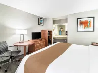 Farragut Inn & Suites