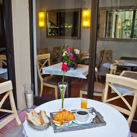 Mont Dore Hotel - Paris Batignolles