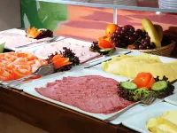H+ Hotel 4Youth - Breakfast