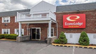 econo-lodge-inn-and-suites-windsor