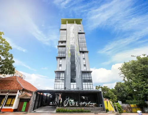 The Life Styles Hotel Surabaya Hotels in Genteng