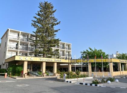 Veronica Hotel