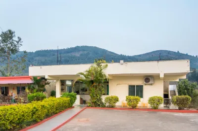 At Home Prakruthi Resorts Hotel dekat Borra Caves