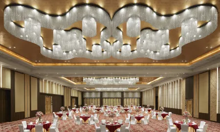 Taj Hotel & Convention Centre, Agra Отели рядом с достопримечательностью «Dr. B. R. Ambedkar University»