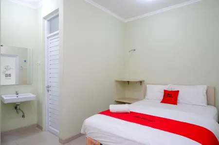 RedDoorz Syariah Near Gerbang Tol Krapyak 2 Semarang