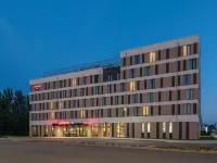 Hampton by Hilton Freiburg Hotels near Bench with Fountains