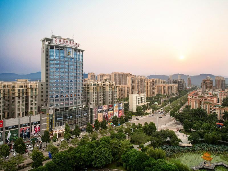 Vienna International Hotel - Housity