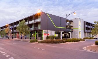 Mawson Lakes Hotel