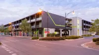 Mawson Lakes Hotel Các khách sạn ở Gepps Cross