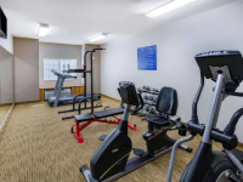 ไมโครเทล อินน์แอนด์สวีทส์ บายวินด์แฮม จอห์นสทาวน์ โรงแรมในFulton County