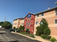Americas Best Value Inn and Suites Saint Charles - Wifi