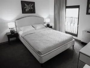 The Square Hotel