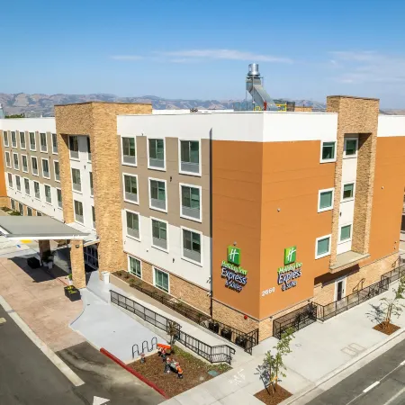 Holiday Inn Express & Suites SAN JOSE – SILICON VALLEY by IHG Отели в г. Сан-Хосе