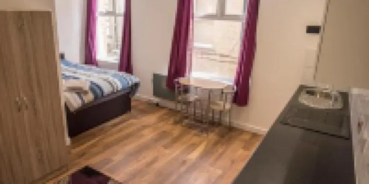 Town Centre Apartments - Studio Apartment