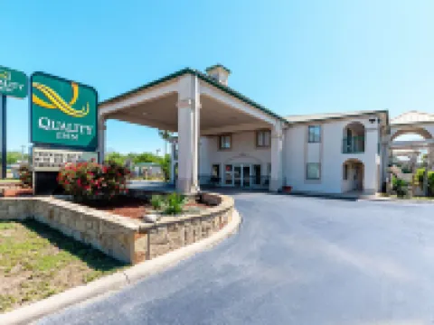 Quality Inn Hotels in Three Rivers