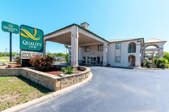 Quality Inn Hotels in Live Oak County