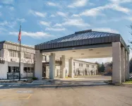 Clarion Pointe Jamestown - Falconer Hotels in Ellicott