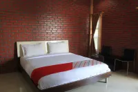 Darajat 4R Cottage Syariah Hotels near Pasar Cikajang