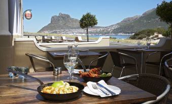 Chapmans Peak Beach Hotel