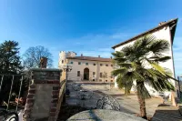 Castello di Cortanze Hotels in Cocconato