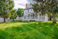 Ash Street Inn Hotel dekat Pine Island Park