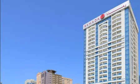 Golden Sands Hotel & Residences Sharjah Отели рядом с достопримечательностью «Шарджа Экспо Сентр»