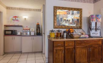 Super 8 by Wyndham Commerce