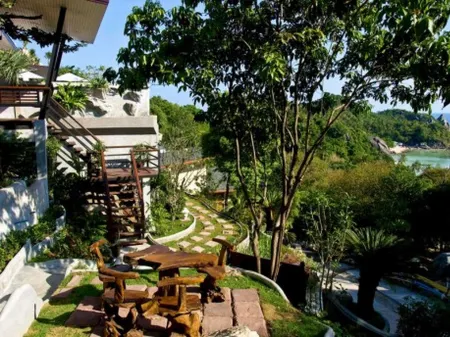 Chintakiri Resort Отели рядом с достопримечательностью «Tanote Bay»