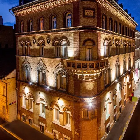 Hotel Museum Budapest Отели рядом с достопримечательностью «Станция метро Corvin-negyed»