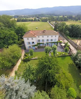 Domaine la Reveille Hotels in Chaumont-le-Bourg