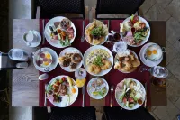 Manaspark Deluxe Hotel - breakfast